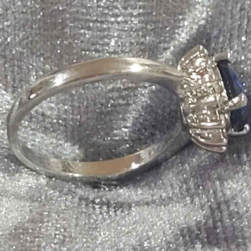 925S Genuine Peridot Flower Ring - Picture 12 of 13